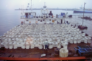 函館地区地域水産物供給基盤（渡島函館）増殖場造成工事（一般） 囲い礁ﾌﾞﾛｯｸ海上運搬