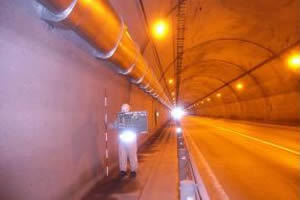 一般国道5号 七飯町 大沼トンネル情報ボックス補修工事 完　成